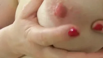 English cougar Retro Fox loves toying her older twat