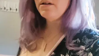 Finger Licking Great Cheating Housewife milf