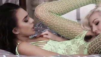 Thin dark hair anal fucks curvy blonde