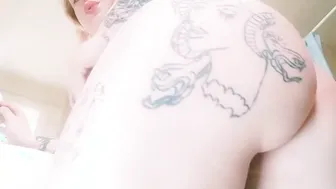 I performance you my butt while I smoke