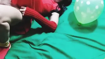 sexy Amateur chick Enjoying herself between Balloons