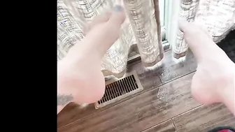 Squirt all over the Floor Morning Masturbation