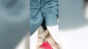 Amoi cantik main dalam kereta