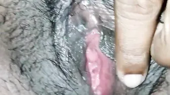 Bombshell Teachers licking good pink twat – who wants a