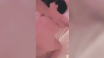 Elle se fait defoncer dans le lit conjugal