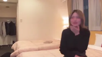 NTRで初イキ。婚前のGカップ巨乳ヌードモデル(21)をイケメンに長時間しつこくセクハラ愛撫させ敏感にさせ挿入し初めての中イキ【個撮】