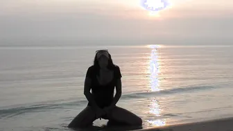 Amateur mom BadTaha Masturbates on the Beach. Russian milf Solo Masturbation