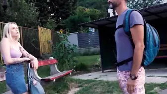 HUNT4K. Tourist into exchange for cash permits homeowner