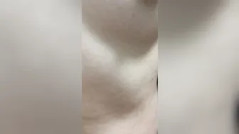 【ごめんじゃないです】後輩の騎乗位中に中出しをキメる