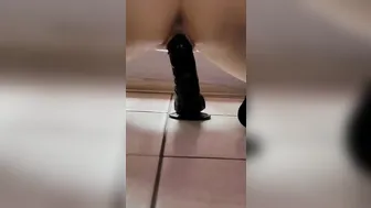 Petit Plaisir Solo Pendant que Mon Mec Bosse