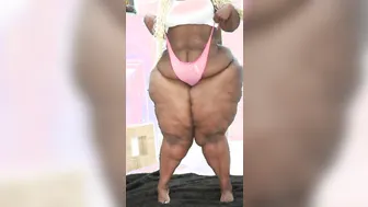 Mega chocolate pear butt