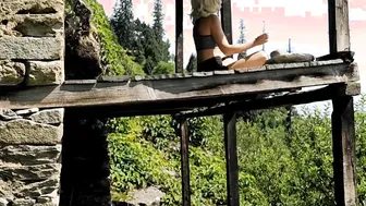 Outdoor Pickup Beauty Yoga Professor into Mountains