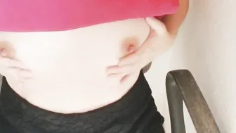 【人妻チャットオナニー】おっぱい見てと自分から言って恥ずかしいのにキレイと言われて喜び乳首感じちゃうイケナイ奥様【ブログ見てね♪】
