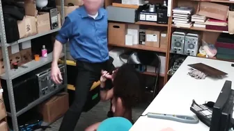 African eighteen caught stealing and punished with huge facial