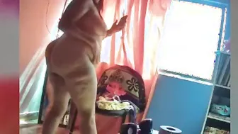 Older Perla naked gigantic butt boobies and vagina