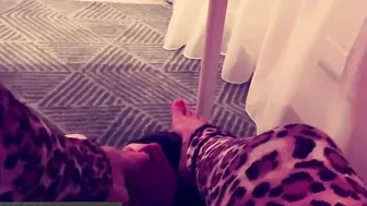 LussiKinki made a Carpet out of her Sub Footfetish