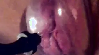 Huge Snatch Pumped Enormously to a Gape
