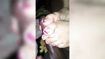 Chinese milf Toes Toejob