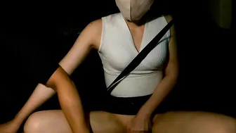 自動車の中でオナニー Masturbating into a Vehicle