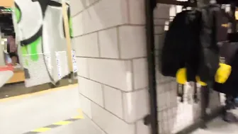 Locker porn video – The chick Worked out the Purchase right into the Locker Room of the Shopping Center