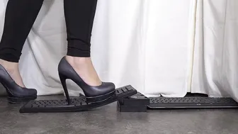 Husbands Keyboard and Sextape Crushed under Heels