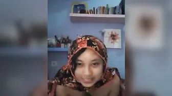 Solo Indonesian chick masturbation