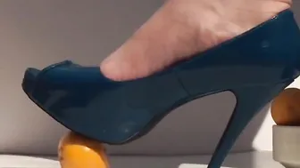 Trample porn video – Goddess High Heeled women Mercilessly CRUSHES Oranges Splashing and Trampling