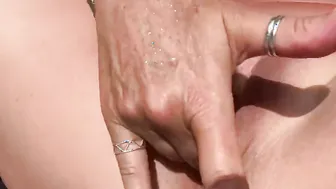 Di Finger Fuck into the Siesta Key Sun
