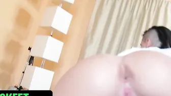 Curvy Hottie 18 Yo Getting Creamy Cum on her Butt