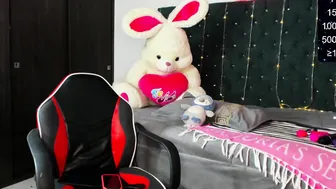 She Smokes so Hottie and Shakes that Babe Booty she has