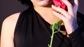 I like SM of any Scale other than Anal just Gives me your Idea and Chat Me.