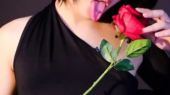 I like SM of any Scale other than Anal just Gives me your Idea and Chat Me.