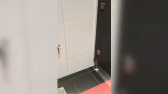 Mall porn video – Outside Sex into the Mall