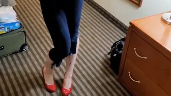Nerdy Faery Absolutely Destroys a Pair of Molly Jeans