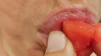 Eating Melon and Pissing a Lot PISS DIARY#9