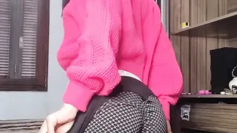 Anjinha beauty faz dancinha rebola pedindo pra gozar na bunda deliciosa
