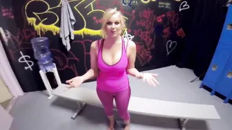 Gigantic Titty Personal Coach Julia Ann Boned by a Young Stud