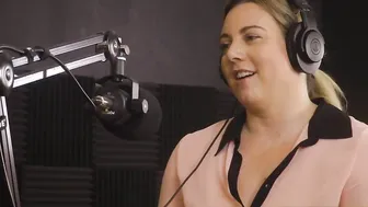 Chubby big tit women licks unshaved snatch and butt into the studio