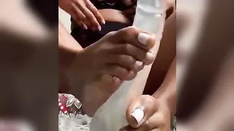 Biggsluttenergyy21 porn video – A little Foot Play W/ White Feet