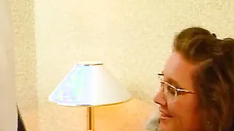 Die Nachbarin will es tief inside den Arsch