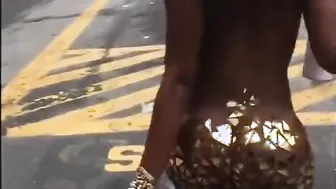 African Beauties and the Ass