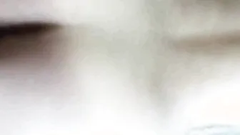 اجنبي يصطاد بنت عربية معهاش فلوس في كندا ويديها فلوس ويديها زبره وتطلع خبره في السكس