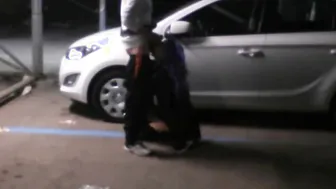 Ma femme baisee par un inconnu en pleine nuit sur le parking dun restaurant isole