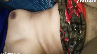 इंडियन हॉट भाभी रसीली चुत में लौड़ा डाल कर चोदने लगा और