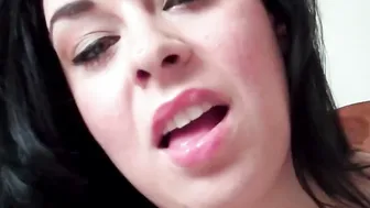 View me play with a gigantic boobed cougar