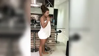 Mi Vecina Nalgona En four