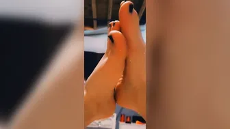 Morning Toes Play
