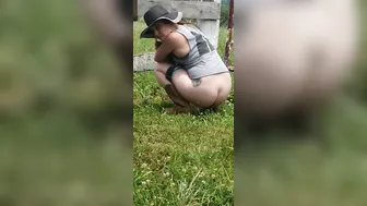 Pissing into Outdoor again