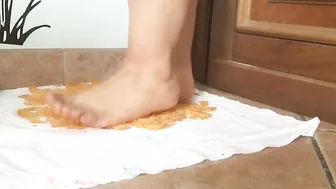 Schiaccio Patatine Con Scarpe Gucci a Tacco Alto