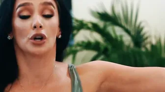 Love it 1 of the hottest scenes I have met into a